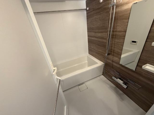 バス・シャワールーム　１５０２号室の写真になります。