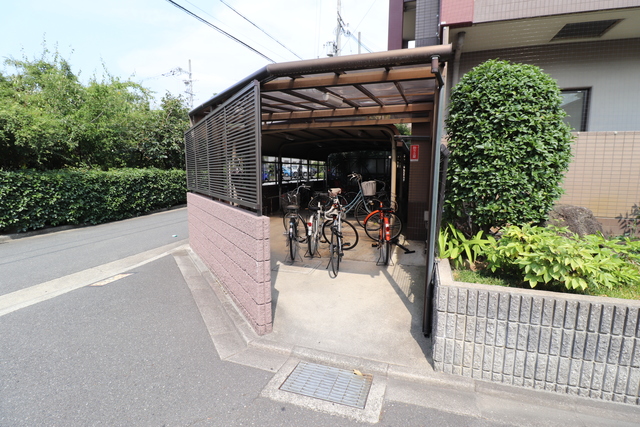 その他共有部分　屋根付き駐輪場