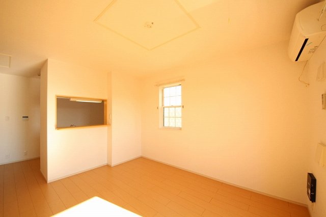 居室・リビング　ゆったりとした居間です