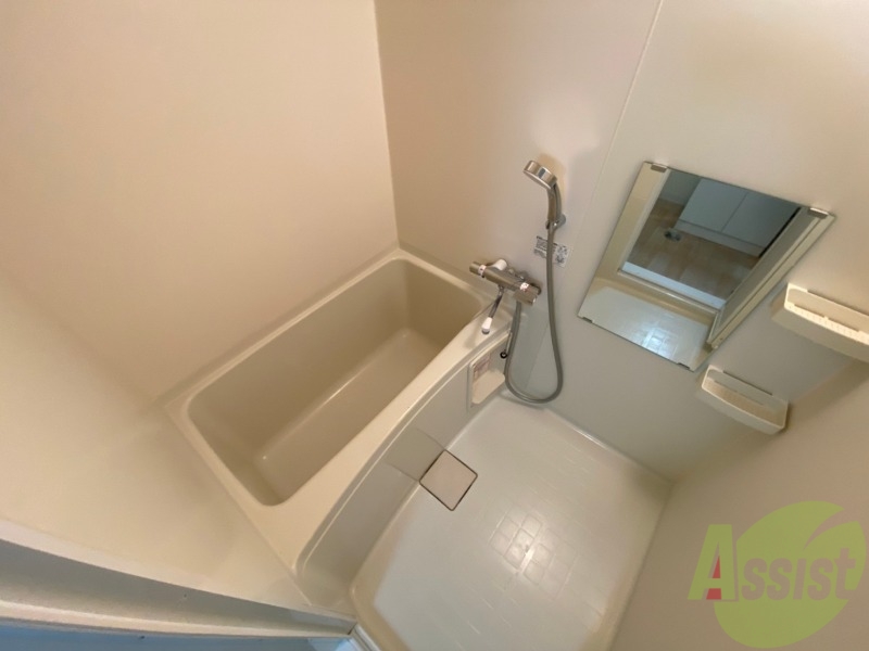 バス・シャワールーム　お風呂になります。一日の疲れを癒してくださいね。