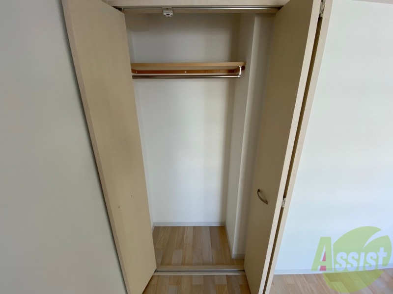 収納　クローゼットは奥行きもあり、荷物が多い方でも安心です。
