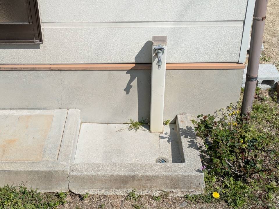 バルコニー　外部散水栓