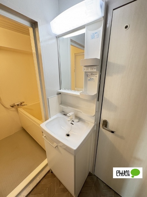 洗面設備　１０３