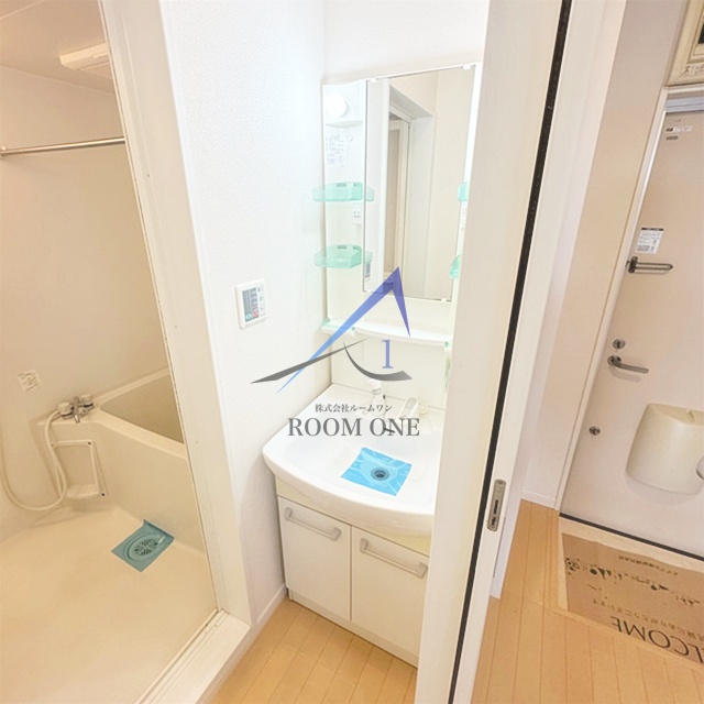 洗面設備　独立洗面台です。