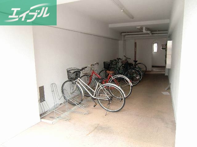 エントランス　駐輪場