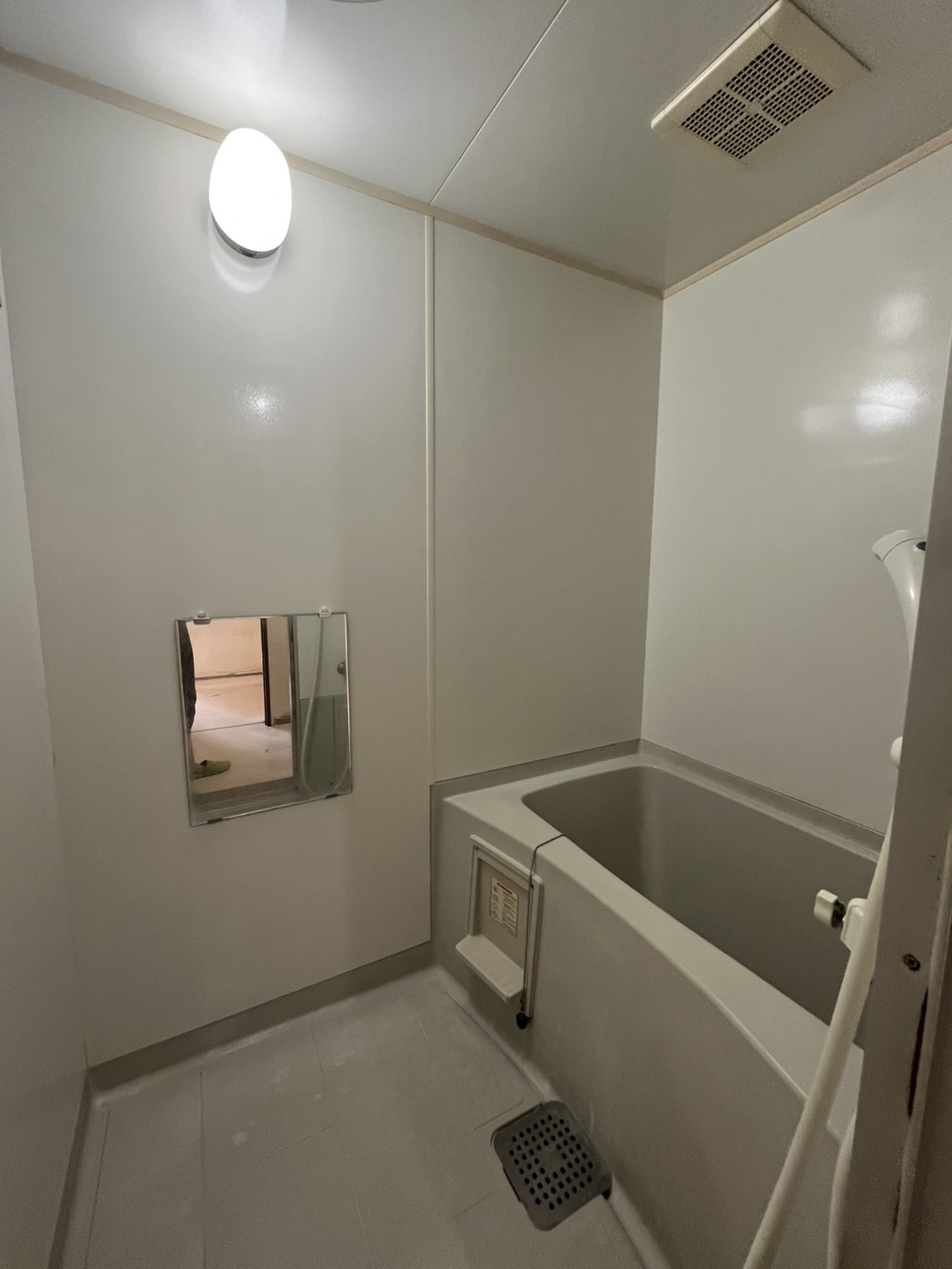 バス・シャワールーム　※同じ間取りの他号室です