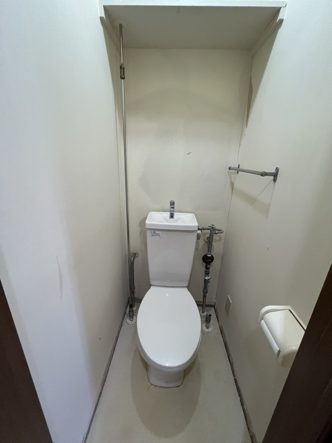 トイレ　※内装前※同じ間取りの他号室です