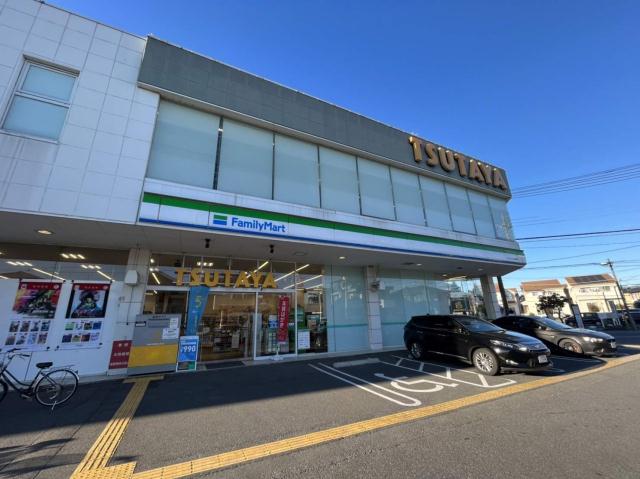 コンビニ　ファミリーマートＴＳＵＴＡＹＡ大宮指扇店（コンビニ）まで345m