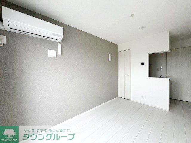 居室・リビング　玄関