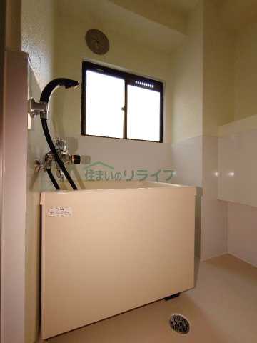 バス・シャワールーム　フジファミリア
