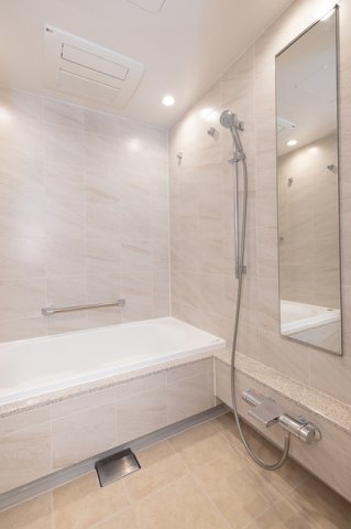 バス・シャワールーム　※写真は同タイプ住戸です。