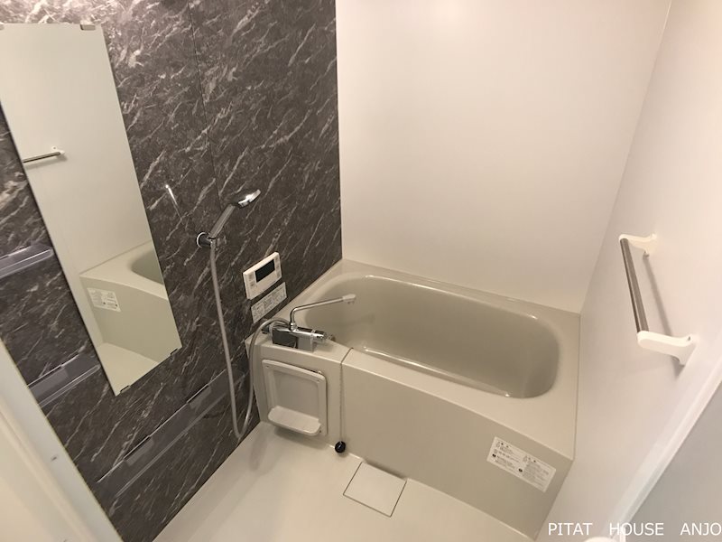 バス・シャワールーム　同物件別部屋