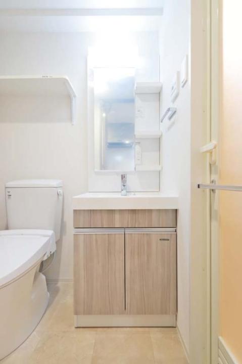 洗面設備　独立洗面台で身支度をすべて済ませてしまいましょう