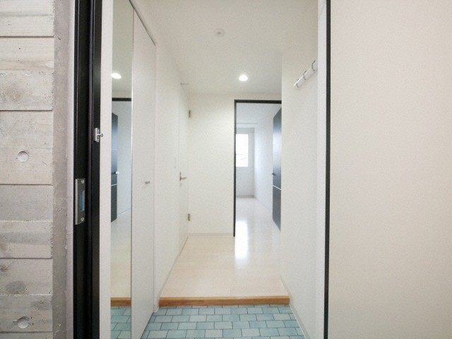 玄関　写真は同系列物件参照になります。