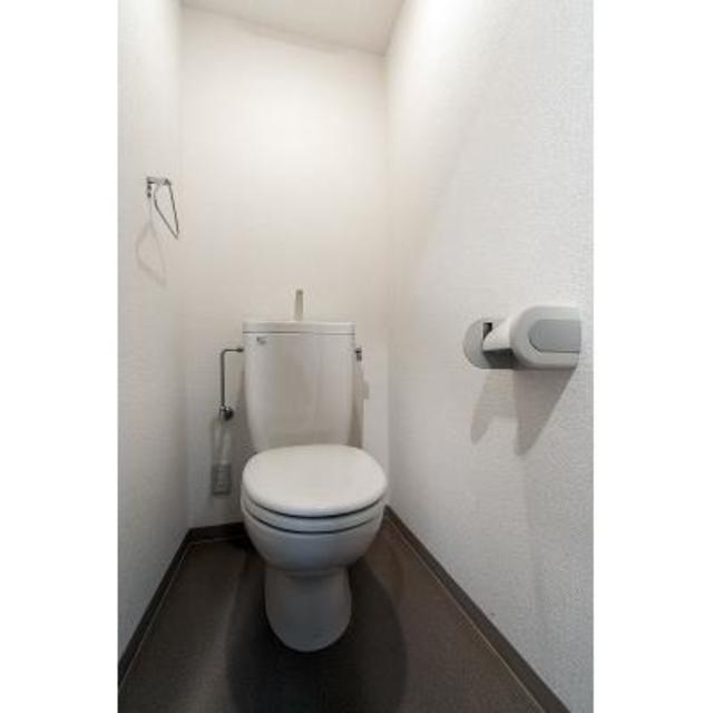 トイレ　※写真は同タイプ住戸です。