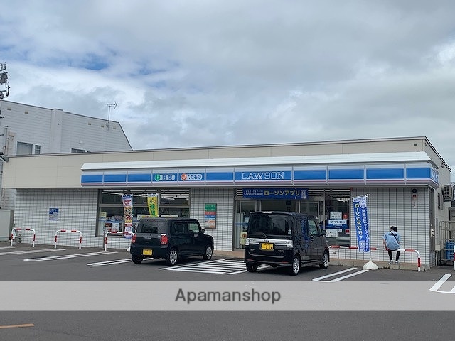 コンビニ　ローソン（コンビニ）まで590m