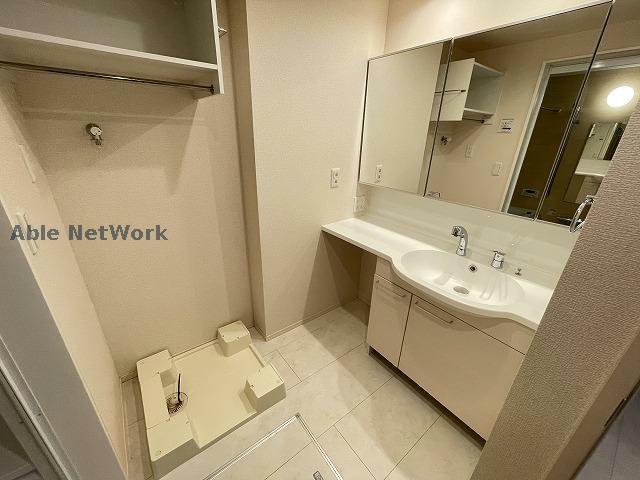 洗面設備　同棟102号室写真