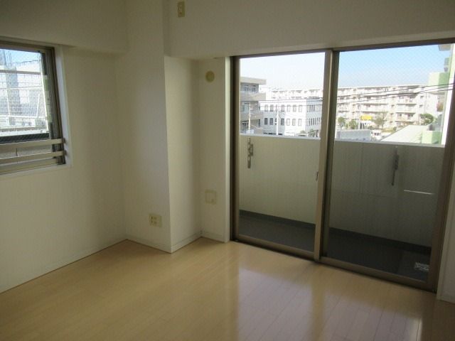 居室・リビング　☆明るい居室☆