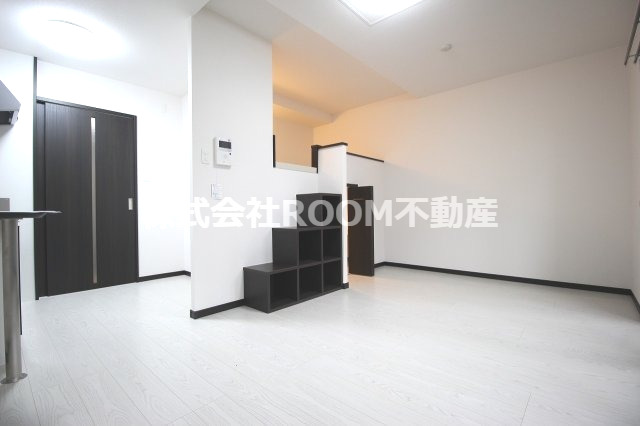 居室・リビング　こちらのリビングで趣味の時間をお楽しみください