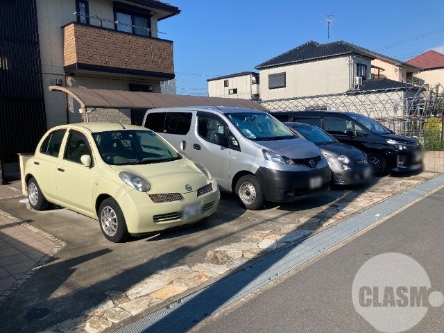 駐車場　敷地内駐車場