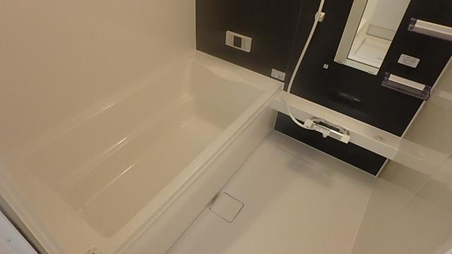 バス・シャワールーム　※同施工メーカーの内装写真です