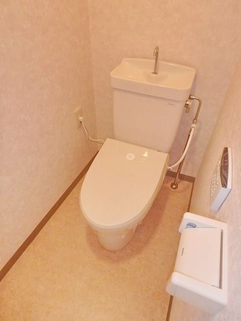 トイレ　★シャワートイレ★