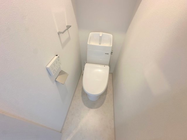 トイレ　綺麗なトイレにはウォシュレット標準装備です。