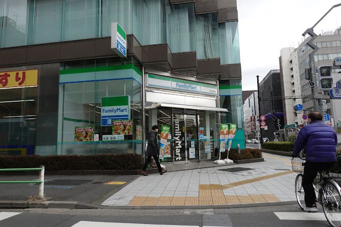 コンビニ　ファミリーマート 台東鳥越店（コンビニ）まで107m