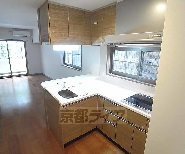 キッチン　ＩＨコンロでお掃除もらくらく！