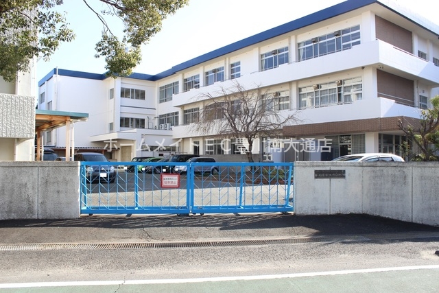 小学校　豊川市立豊小学校（小学校）まで498m