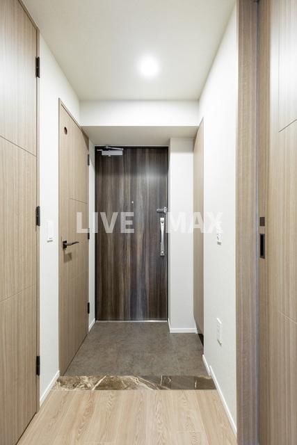 玄関　※別部屋参考写真使用