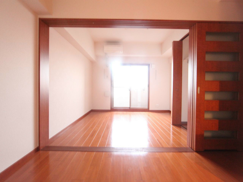 バルコニー　ＤＫ6.6帖　洋室7帖とつなげても仕切っても使えます