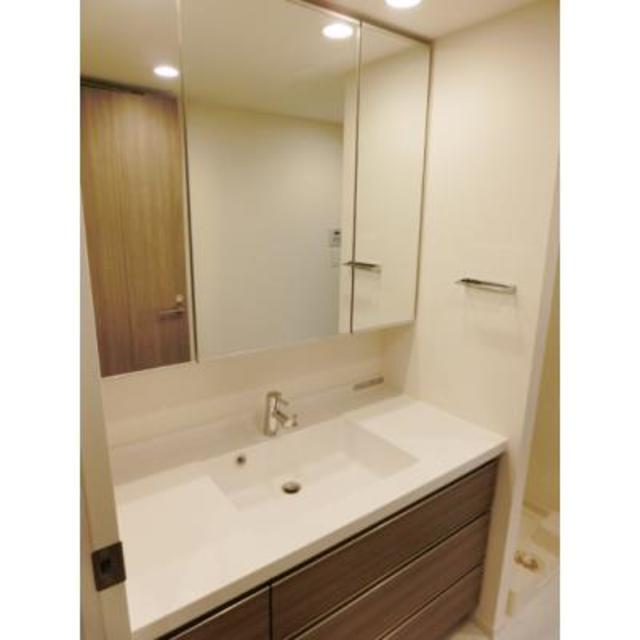 洗面設備　※写真は同タイプ住戸です。