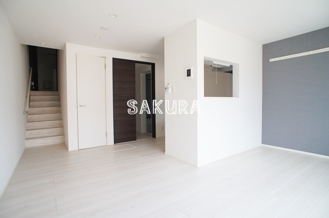 居室・リビング　使いやすい形の為、レイアウトを楽しめます♪