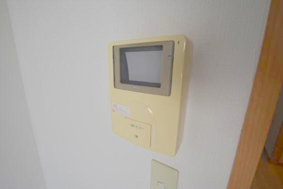 セキュリティ　TVモニターホンで来客が誰か確認してから開けて下さいね