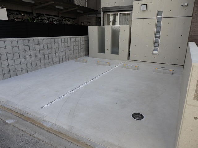 駐車場　敷地内２台