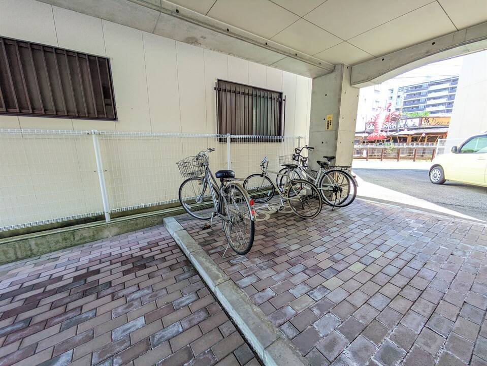 駐車場　駐輪場