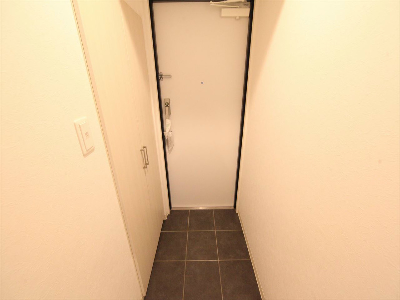 玄関　玄関　シューズボックス付（収納充実してます）