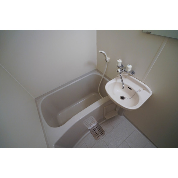 バス・シャワールーム　同じ建物の別のお部屋