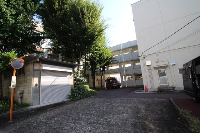 中学校　名古屋市立冨士中学校（中学校）まで580m