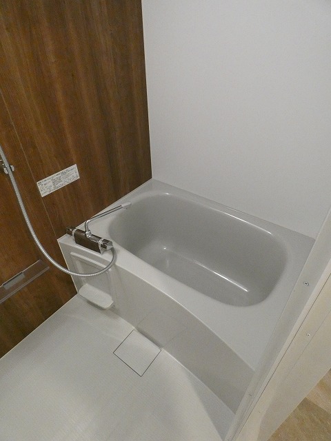 バス・シャワールーム　※別部屋参考写真