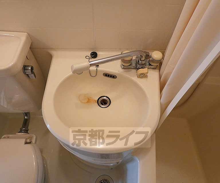 洗面設備　洗面台です