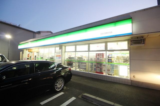 コンビニ　ファミリーマート宮前初山店（コンビニ）まで1117m