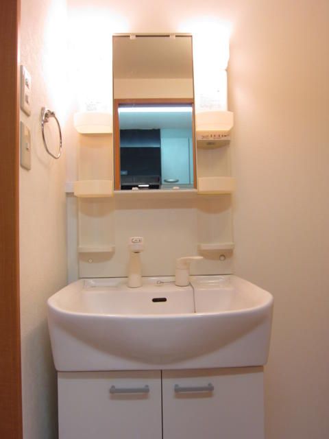 洗面設備　別部屋参照写真