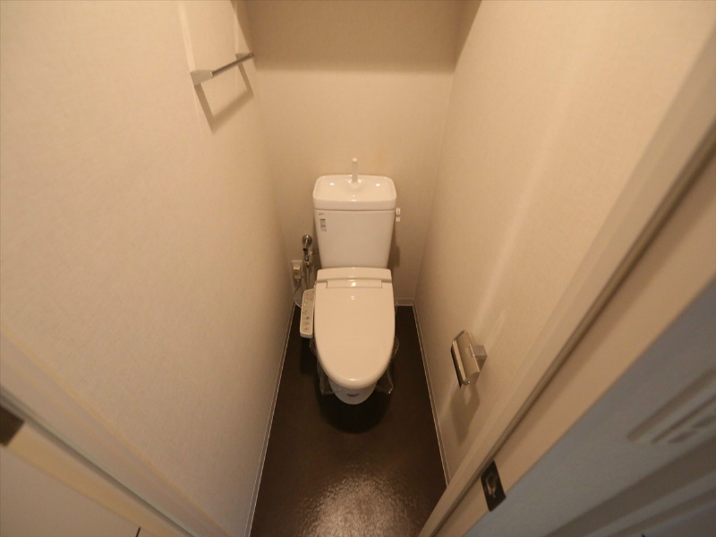 トイレ　温水洗浄便座付トイレ