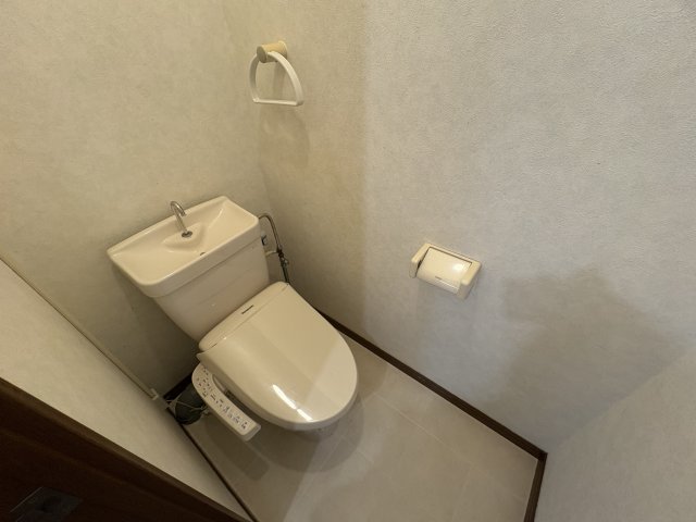 トイレ　風呂トイレ別です☆