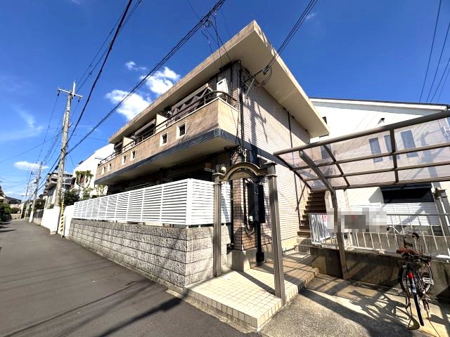 建物外観　リフォーム済み♪