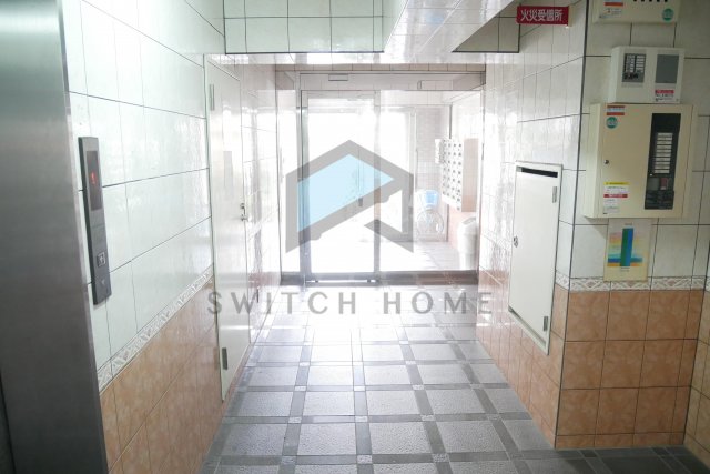 エントランス　ゆとりのあるエントランスです