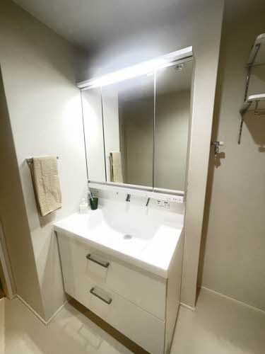 洗面設備　洗面化粧台