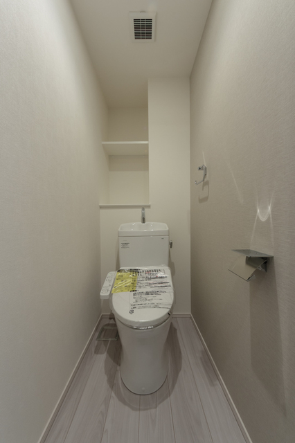 トイレ　※写真は同タイプ住戸です。